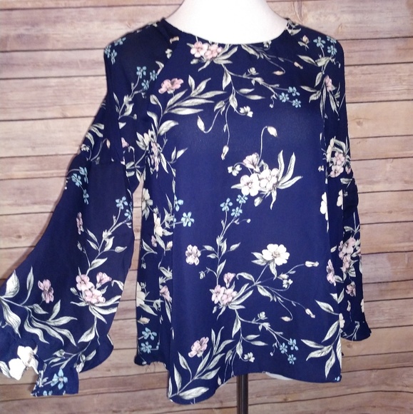 Floral Navy Bell Sleeve Blouse - Picture 2 of 8